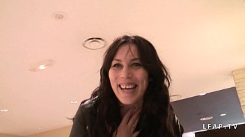 Petite amatrice brunette sodomisee et fistee grave