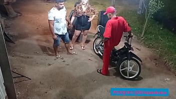 Corninho trouxe a mulher loira para Inandecircs Ventura pagar a dandiacutea do mecandacircnico ??pago com xerecard Inandecircs Ventura