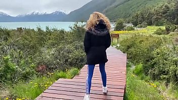 Jandrsquoai envie de baiser alors mon homme mandrsquoattrape en face dandrsquoun glacier pendant une visite